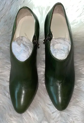 Bettye Muller Green 4” Heeled Bootie Shoes