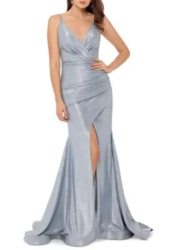 Betsy and Adam  Women's Formal Dress Size 6 Silver Metallic Backless Long Gown