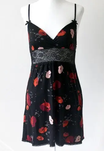 Gilligan & O'Malley Black Floral Poppy Sleeveless V