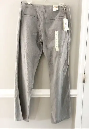 Mountain Khakis Pants Seaside Pants Relaxed Fit Mid rise Gorpcore Size 8R NWT Gray