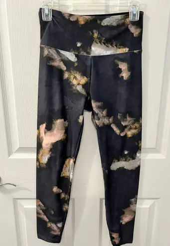 Bally Total Fitness Size Medium Leggings