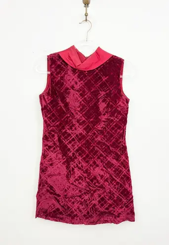 Vintage 1960s Red Velvet Sleeveless Mini Dress with Satin Collar Size XS