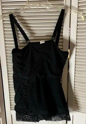 One Piece LG fitted black lace body shaper