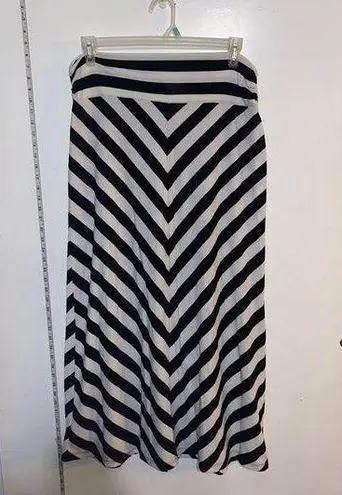 Women’s black & white maxi skirt