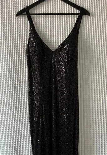 Mac Duggal Ieena black fully sequined scoop back floor-length gown #26443 sz 10