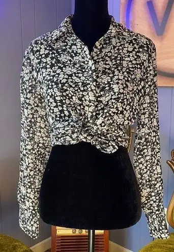 Vintage 90s B1ue Diamond Sheer Floral Button Down Collared Black & White Blouse Size M