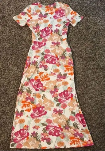 WAYF NWT multicolor floral, v-neck, side slit, a-line maxi dress