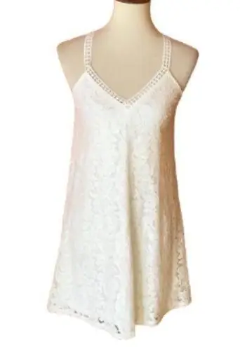 Jun & Ivy Feminine white lace mini dress