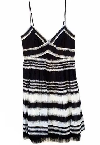 BCBGMAXAZRIA NWT  Womens size 0 black & white woven sequin sleeveless tulle dress