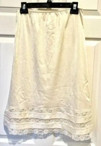 VTG Movie Star RN 15411 USA Made Ivory Lace 100% Nylon Half Slip