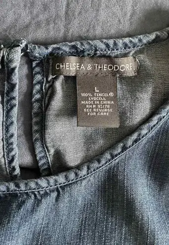 Chelsea & Theodore Chambray Embroider Flowers Ruffle Hem Short Sleeve Top Large