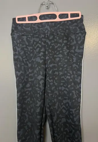 Fleece Lined Leggings Womens Small Medium Black Gray Leopard Print Side Stripe