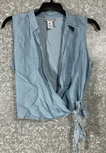 Jones Jeans Women's Blue Chambray Sleeveless Wrap Top