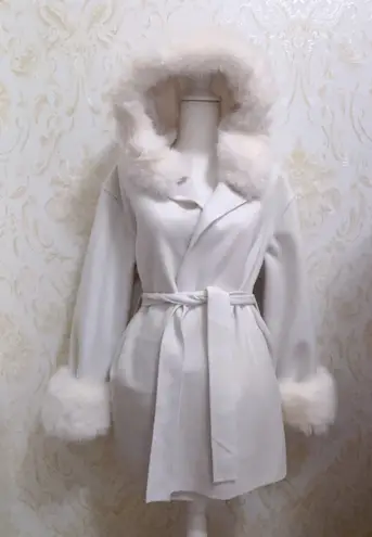 White Faux Fur Trim Winter Jacket ā Size Small