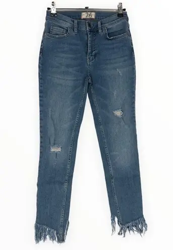 Free People We the Free Great Heights Distressed Frayed In Sky Skinny Jeans Cropped size 26