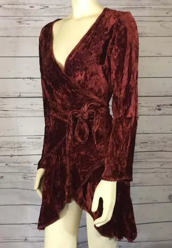Vintage Kaush Collections Crushed Velvet wrap high low top size medium Red