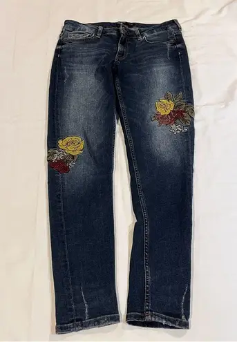 ZARA   Basic Z1975 Jeans Blue Floral Embroidered Distressed 5 Pocket Size 6