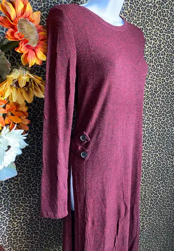 Doe & Rae ✅3/$30✅ NWT Burgundy Marble Long Sleeve Side Slit Button Accent Dress | LARGE