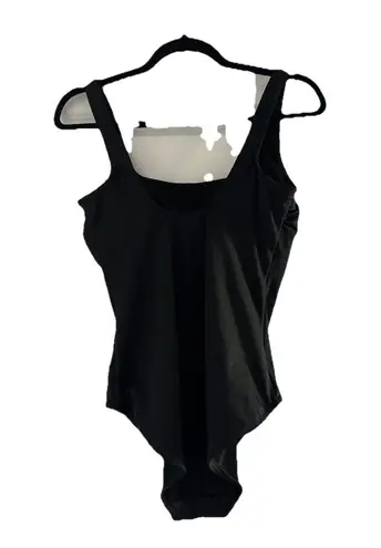 TYR Women’s Scoop Neck Black One Piece Swimsuit Size 10 Controlfit