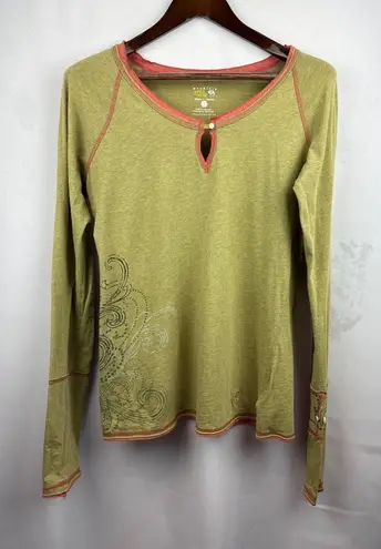 Women’s Mountain Hard Wear Large Green Long Sleeve with Orange Stitching & a Dar