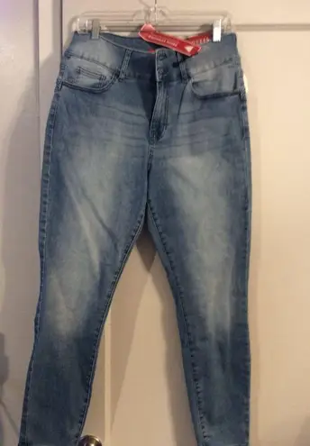 New NWT Guess Deena Push Up Jeans Skinny High rise Body Sculpt Size 31