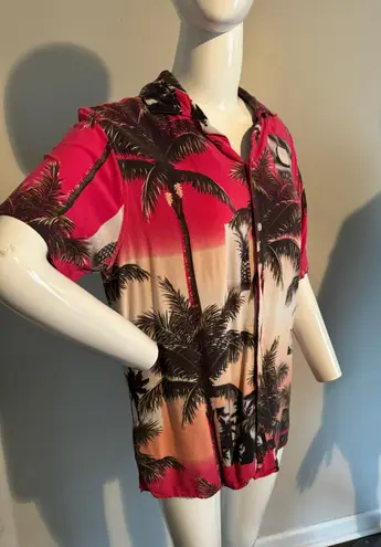 Original Use Hawaiian Button Up. Men’s Medium