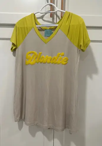 Judith March Blondie T-Shirt Top V-Neck Short Sleeve Yellow Beige Small