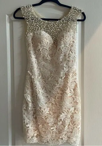 Vienna Prom Prom Vienna pearl and lace dress, cream. low back, lined. Women’s Size 2