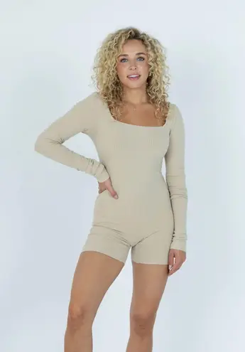 The foxy kind airplane mode romper Tan Size M - Image 1