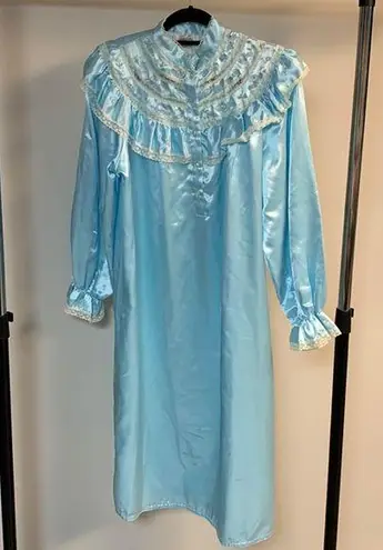 Jaclyn Smith Vintage Blue Embroidered Satin Nightgown Size M