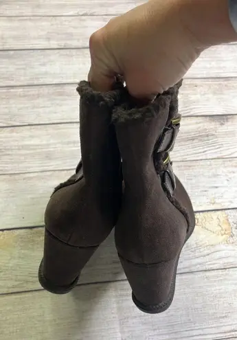 Sole SenseAbility Wedge Heel Leather Shearling Lined Ankle Bootie. Great condition. Very little wear. Zipper inside ankles. Faux straps/buckles. 3” heel Brown Size 9 - Image 4
