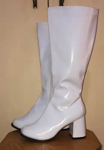 Ellie Women's White Gogo Boots Size $30 (14% Off Retail