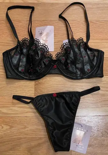 Savage X Fenty Size XS/30C Renaissance Rose Demi Bra & Thong Set Black Lace New
