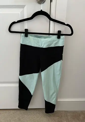 Bebe Sport Aqua Black Cropped Leggings