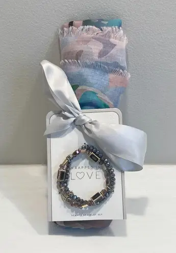 Coco + Carmen *NWT* Wrapped In Love Set