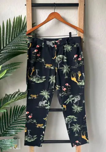 Old Navy Pixie Ankle Pants Women Size 10 Stretch Black Safari Animal Palm Pant