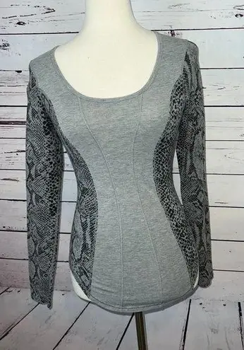 Lululemon  Between the Lines Long Sleeve Tee Shirt Pullover Gray T-Shirt 4 Womens