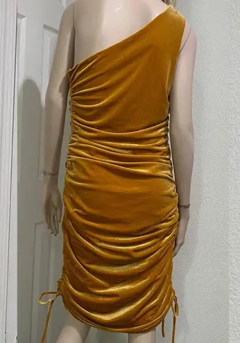 House of Harlow Luxe Velvet Ruched Sides One Shoulder Dress Mineral Gold Size L