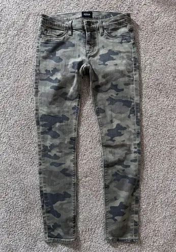 Hudson Jeans HUDSON Krista Super Skinny Camouflage Camo stretchy jeans size 26; NWOT; size 2