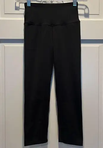 Bandier  x Candida Maria Capri Leggings - Image 3