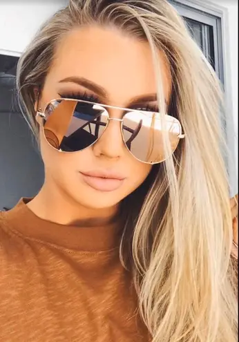 Ray Ban Aviator Rose Gold Mirror Oversized Lenses RB3026 70 65 Off Retail New With Tags From Cindy s