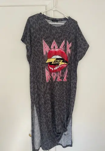 BOUTIQUE | Graphic t