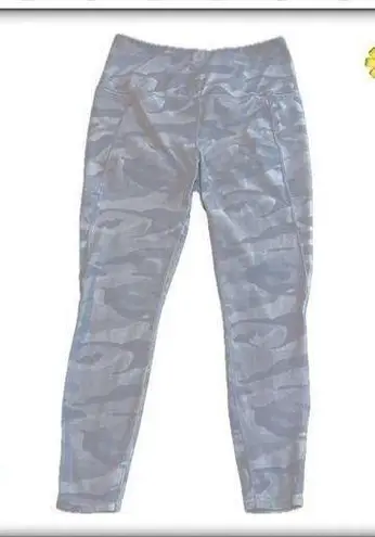 Spyder Women’s leggings - gray camo - size Large. Great condition! Soft