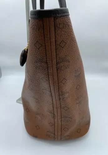 MCM
Visetos Dog Bone
Shopper Tote Brown