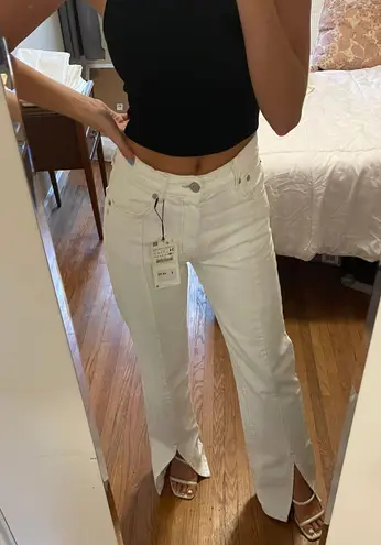 ZARA Straight Leg Jeans • Size 2