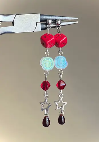 Handmade y2k Kawaii funky grunge style Czech glass beads & star dangle earrings 🎲🖤