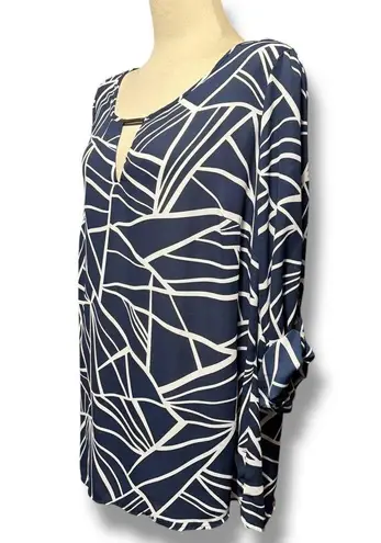 Zac and Rachel Women's Blue white Abstract Print Long Sleeve Roll Tab Blouse 2X