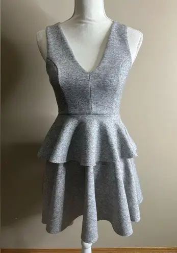 Everleigh gray tiered peplum dress xs