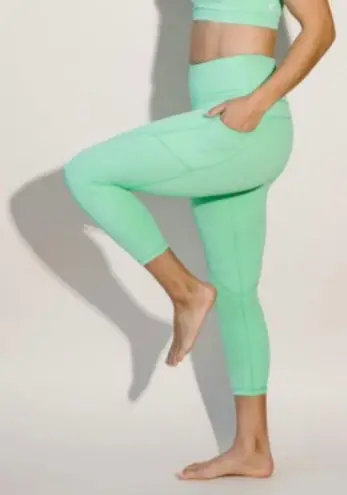 Zyia Active Light n Tight Spring Bud Capri Workout Pocket Hi