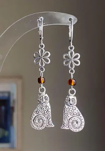 Handmade antique silver tone cute boho cat flower earrings🌸